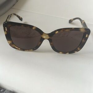 Tory burch brown tortoise shell sunglasses